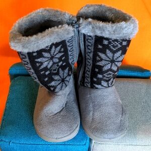 #2  😍 5 For $25 😍  Black & Gray Nordic Print Boots   🥾